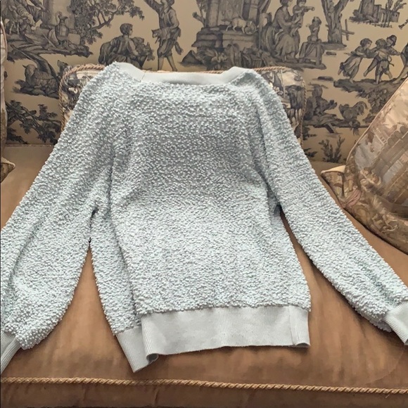 Sweater/shirt - Picture 3 of 3